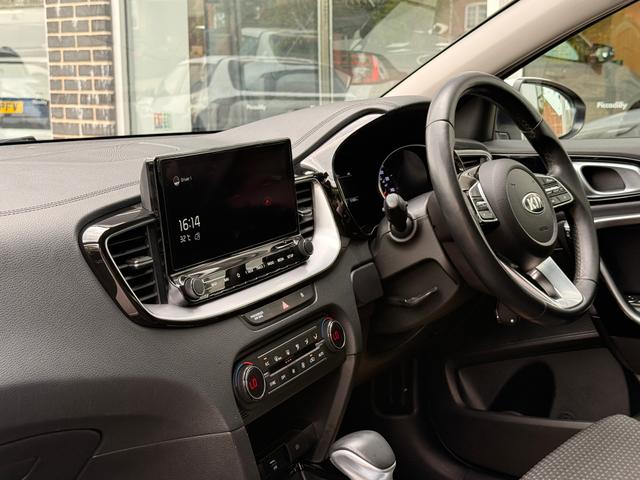 Kia Ceed Photo 972de646-85e9-45cb-8e08-002c7469f7e8.jpg