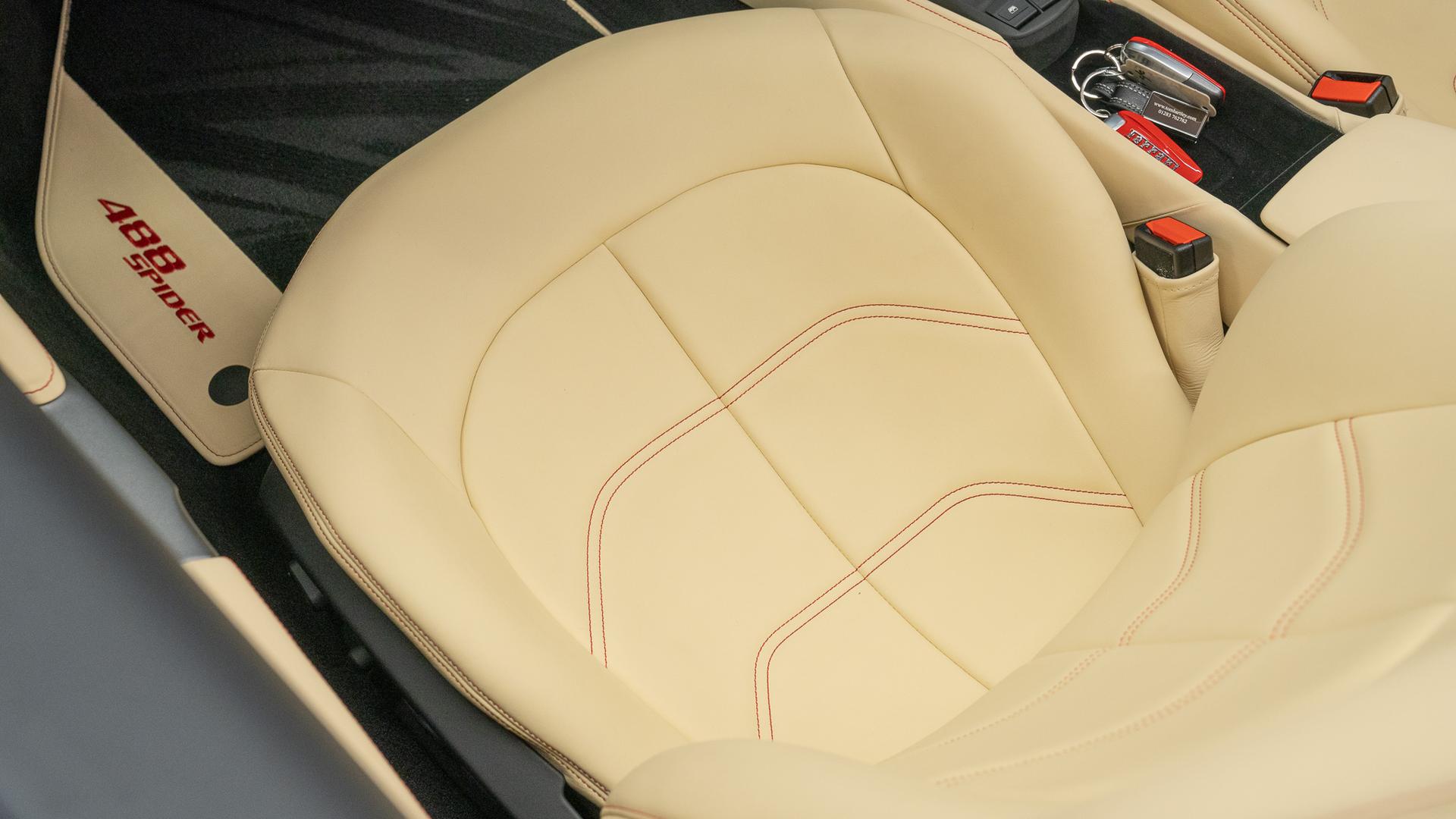 Ferrari 488 Photo 9739090b-9efc-49c6-bcf4-491d5158b40d.jpg