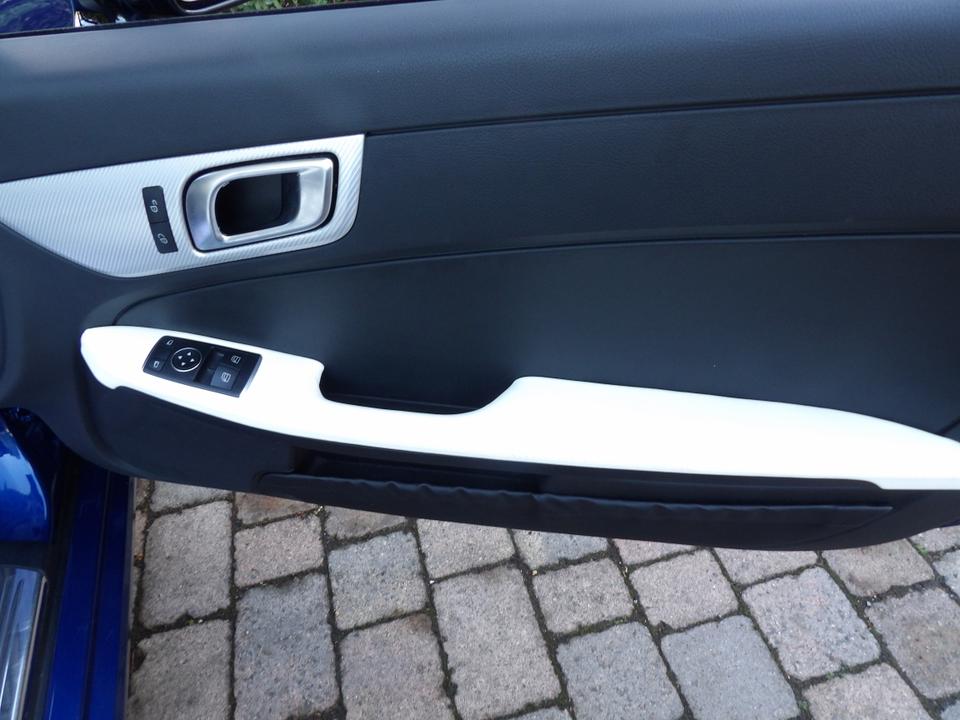 Used Mercedes-Benz SLC GD19OBJ 10