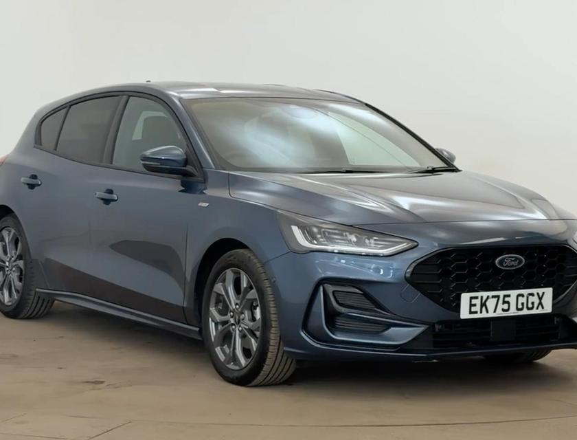 Ford Focus Photo 974e6301-6ab2-4a6b-8b3d-877777eb2c2b.jpg