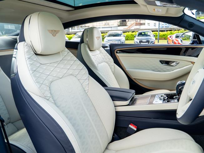 BENTLEY Continental GT  Photo 22
