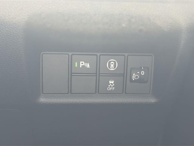 Honda Jazz Photo 9760cbde-2b2d-4a1c-953f-1c5537f3af35.jpg