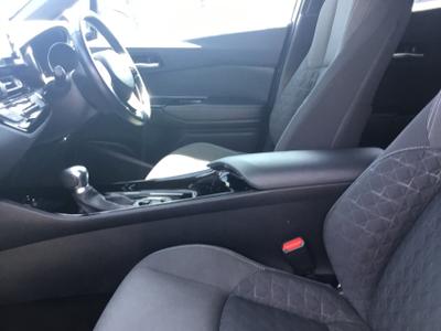 Toyota C-HR Photo 22