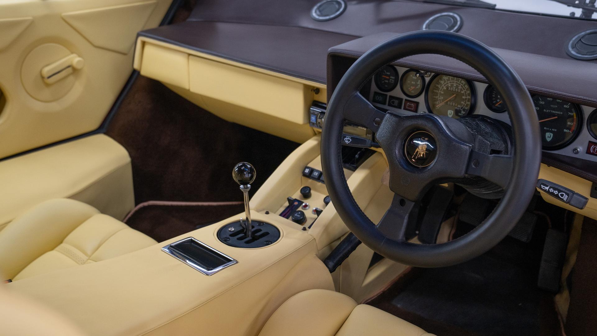 LAMBORGHINI Countach Photo 97665d3f-912e-4f31-9049-c984a196eb4a.jpg