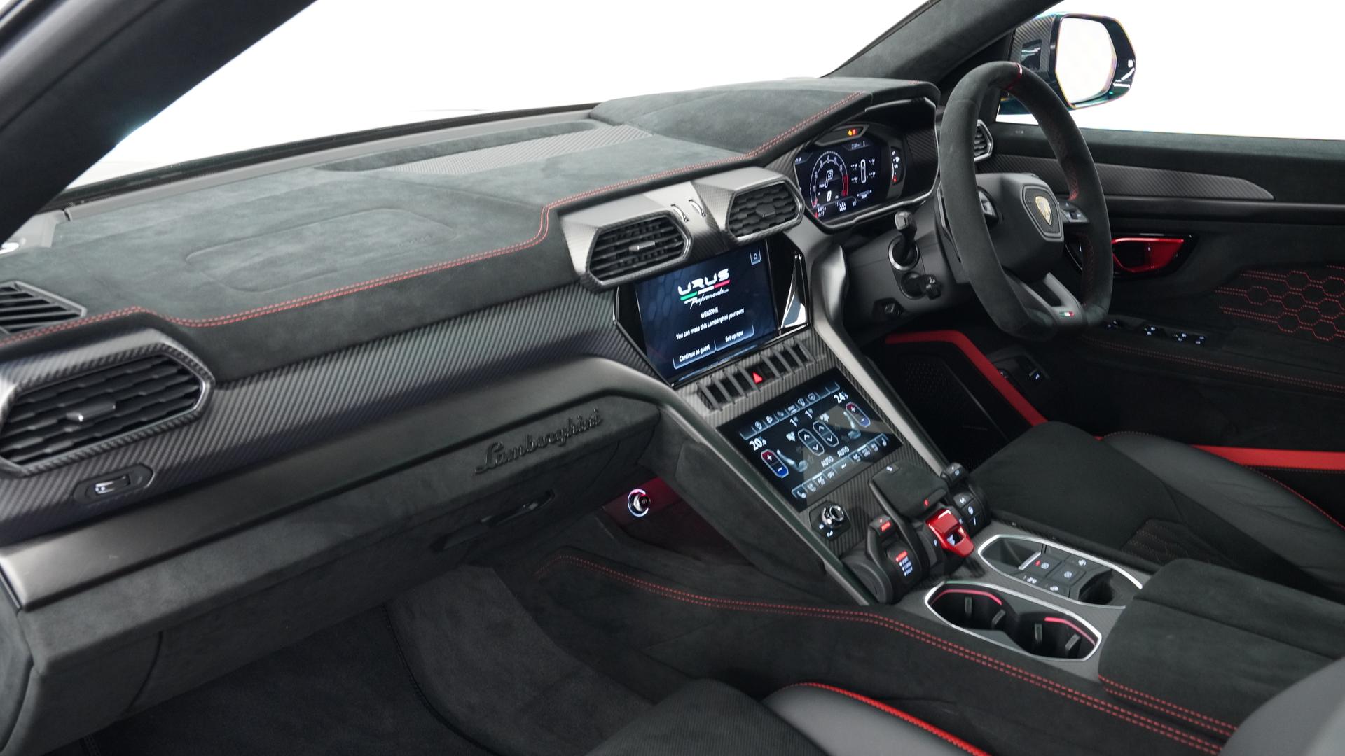 LAMBORGHINI Urus Photo 976fa882-6262-41e5-970b-2d9b61f8bbf7.jpg