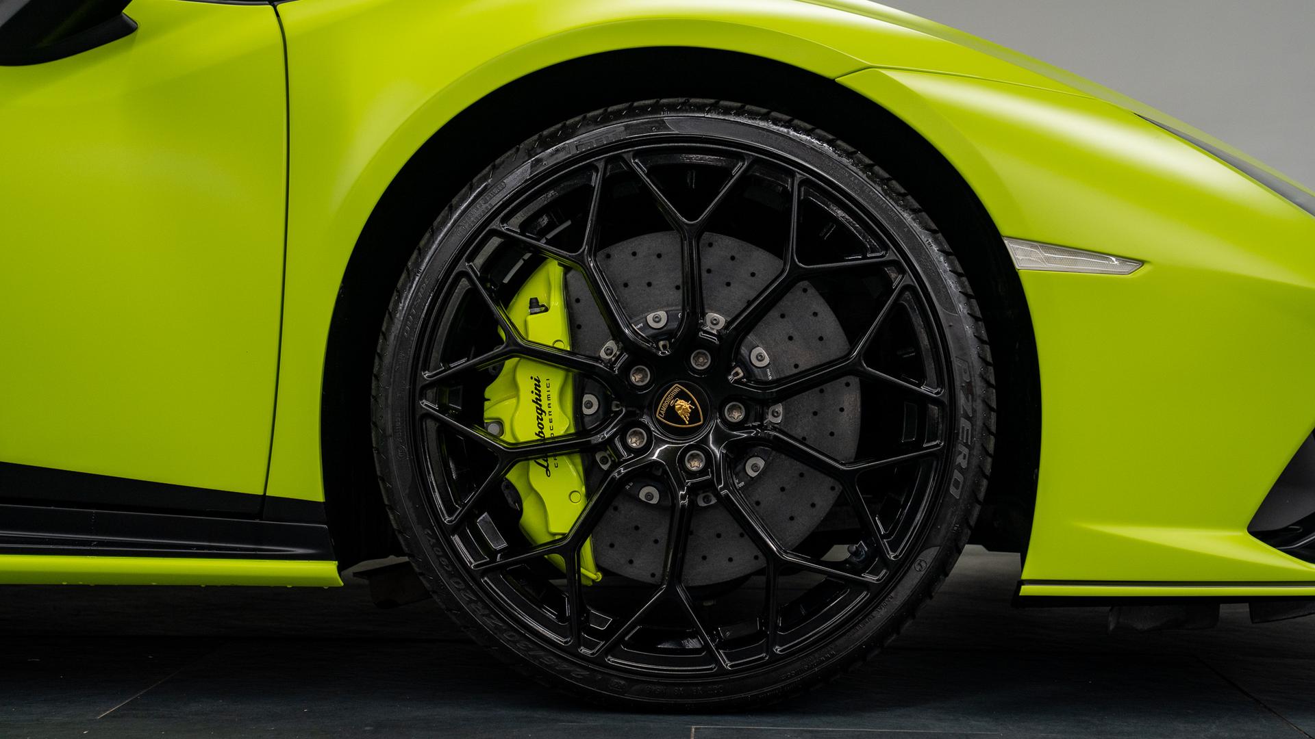 LAMBORGHINI Huracan Photo 9772c6aa-38b4-4cae-b0ba-3f5f21d26821.jpg