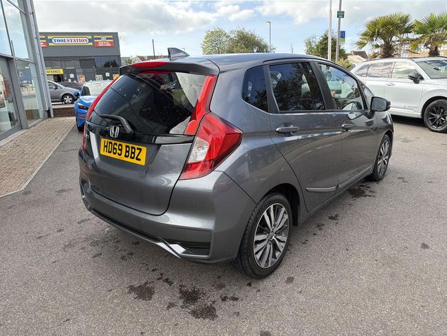 Honda Jazz Photo 9780ff32-5d20-4de8-b756-3af5dad1109c.jpg