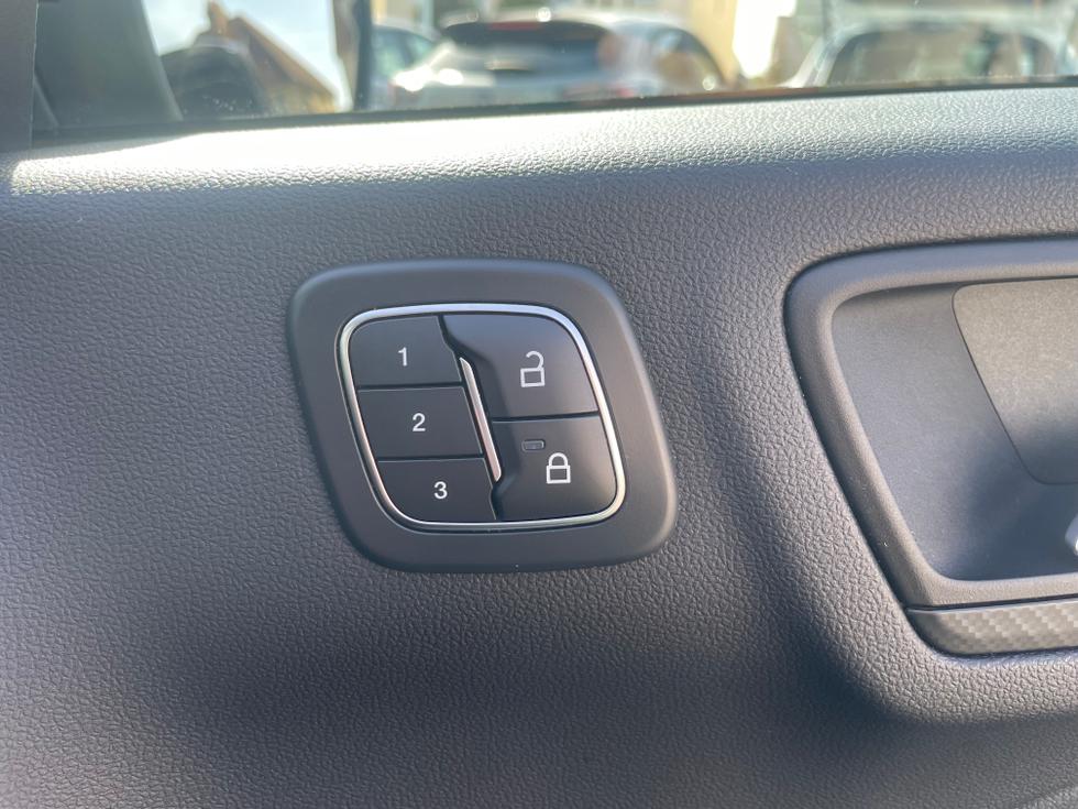 Ford Kuga Photo 97829aeb-dd72-422c-9017-e3ad2e192416.jpeg