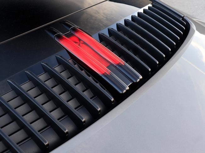PORSCHE 911 Photo 16