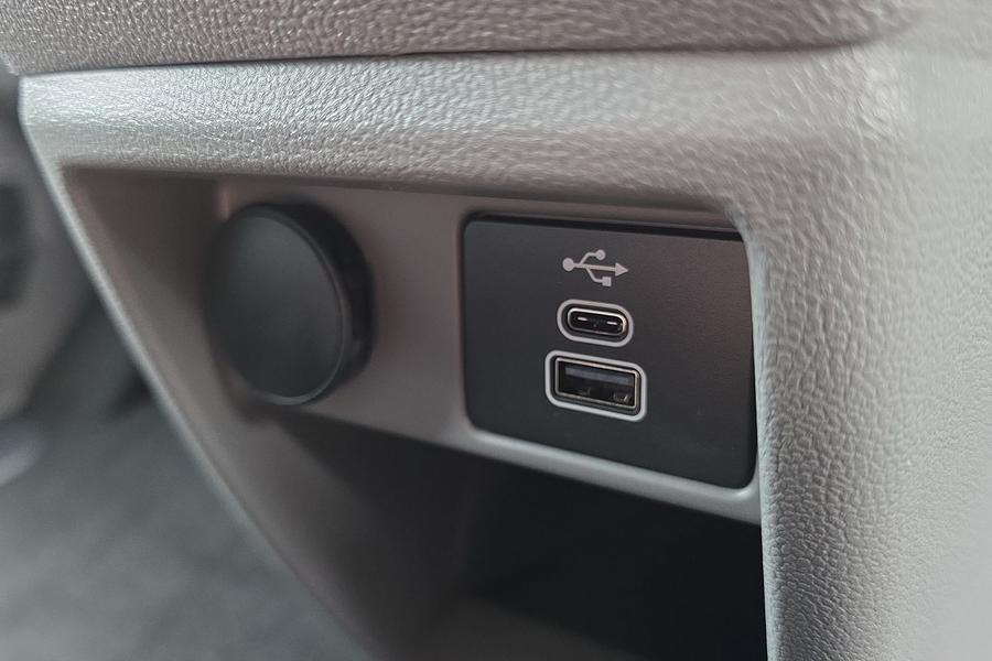 Ford TRANSIT CUSTOM Photo 9798b036-8151-4a42-b6d1-83607839b7cb.jpg