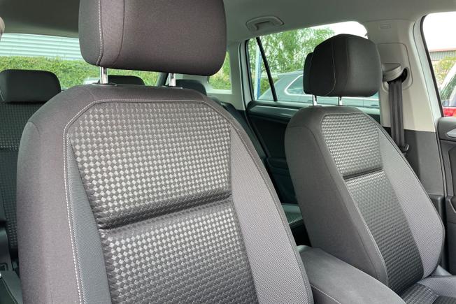 VOLKSWAGEN Tiguan Photo 30