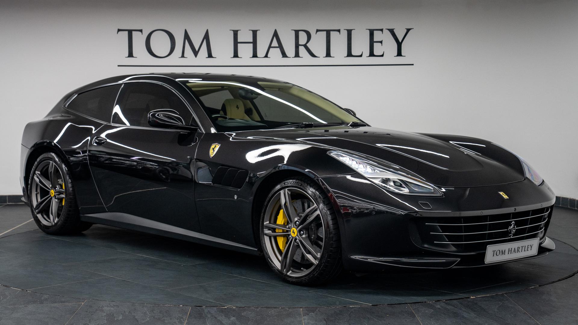 Ferrari GTC4 Lusso Photo 97a7a73d-29e2-43bd-8ff9-b01b59d32112.jpg
