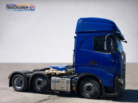 Iveco S-WAY Photo