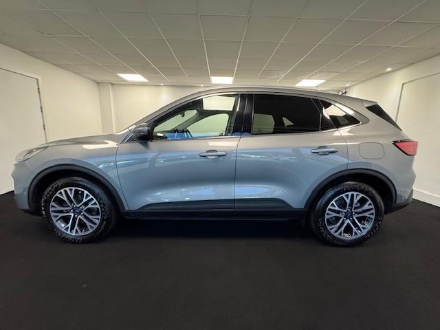 Ford Kuga Photo 97b5d088-e28c-4e35-8223-f275e4406e08.jpg