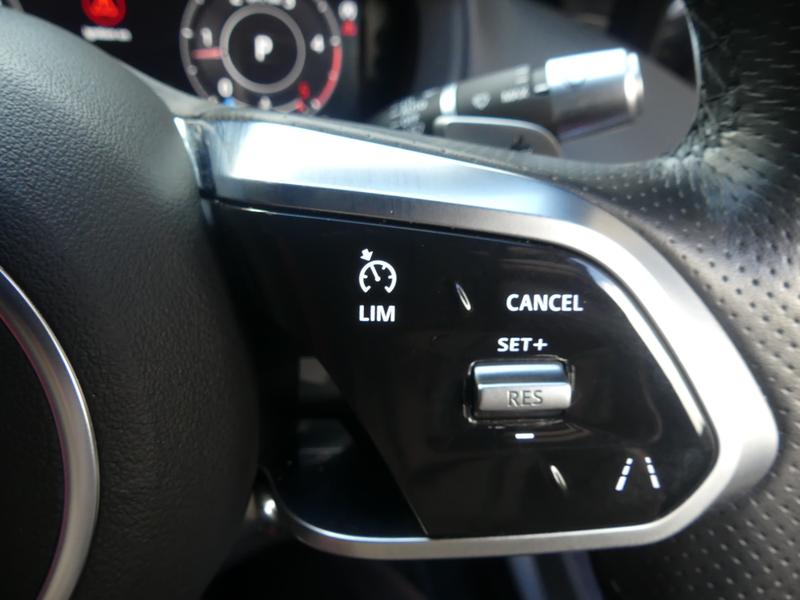 Jaguar XE Photo 97bd3157-18d3-4155-95af-280962563261.jpg