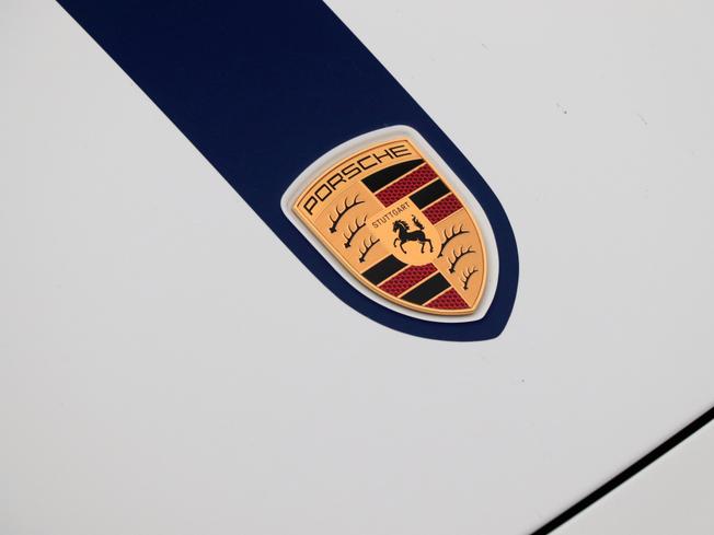 PORSCHE 911 Photo 15