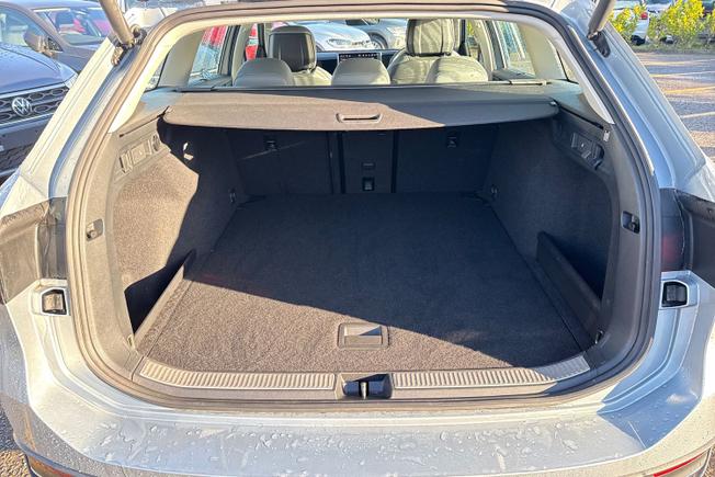 VOLKSWAGEN Passat Photo 9