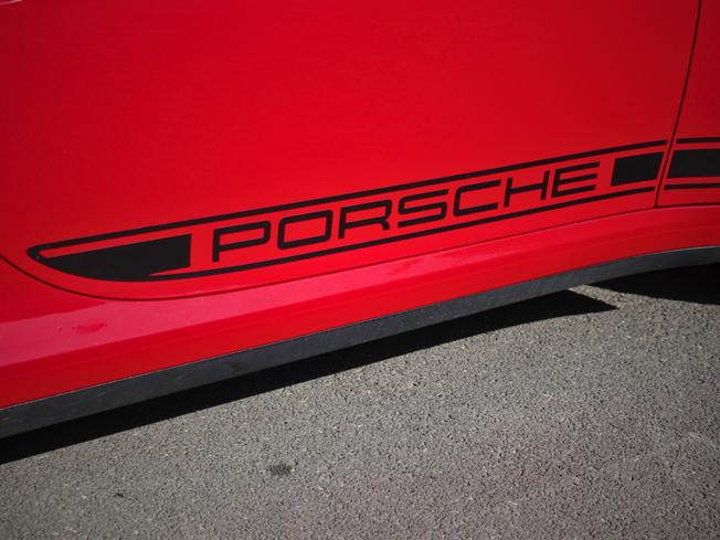 PORSCHE 911 Photo 10