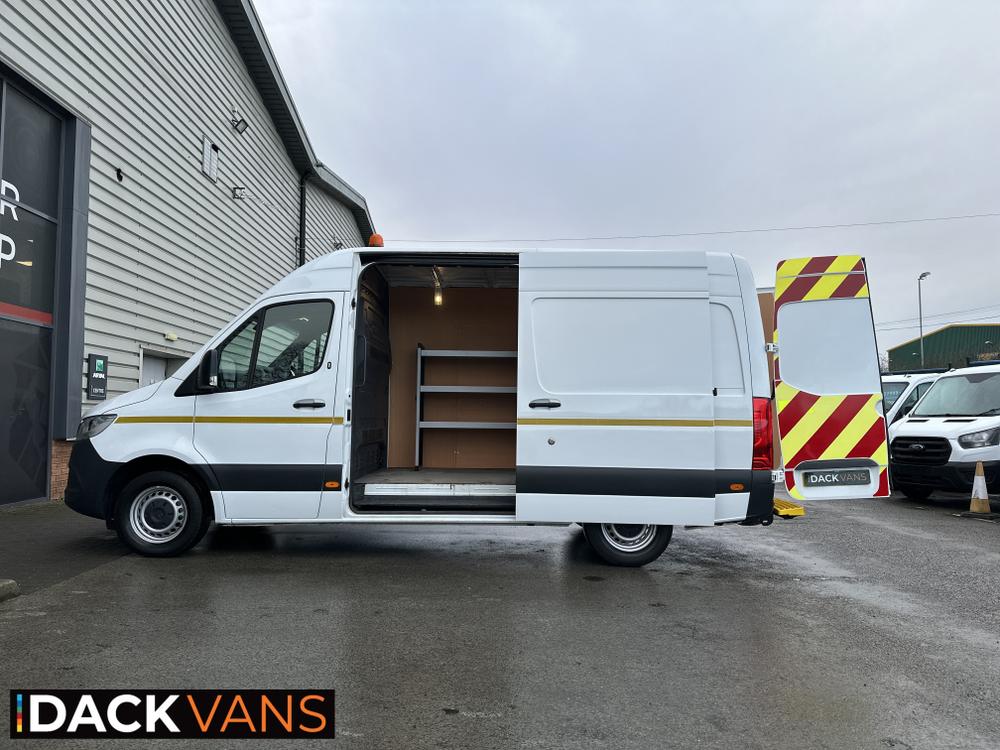 Mercedes-Benz Sprinter Photo 98149c10-f908-495b-b74c-c6c2f86e31fd.jpg