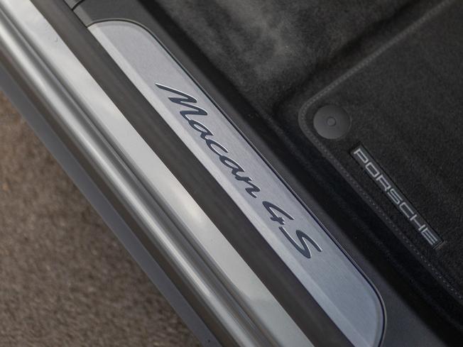 PORSCHE Macan Photo 26