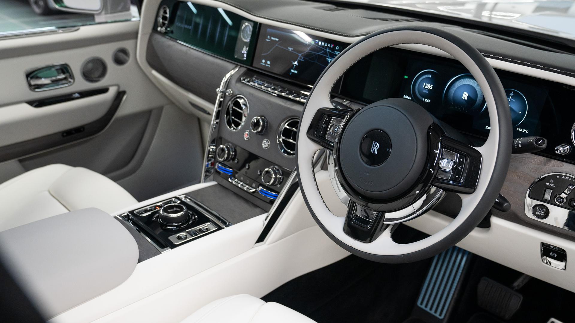 Rolls-Royce Cullinan Photo 983810e0-067f-42ba-8e9d-445f23219a6a.jpg