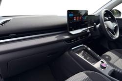 Volkswagen T-Roc Photo 2
