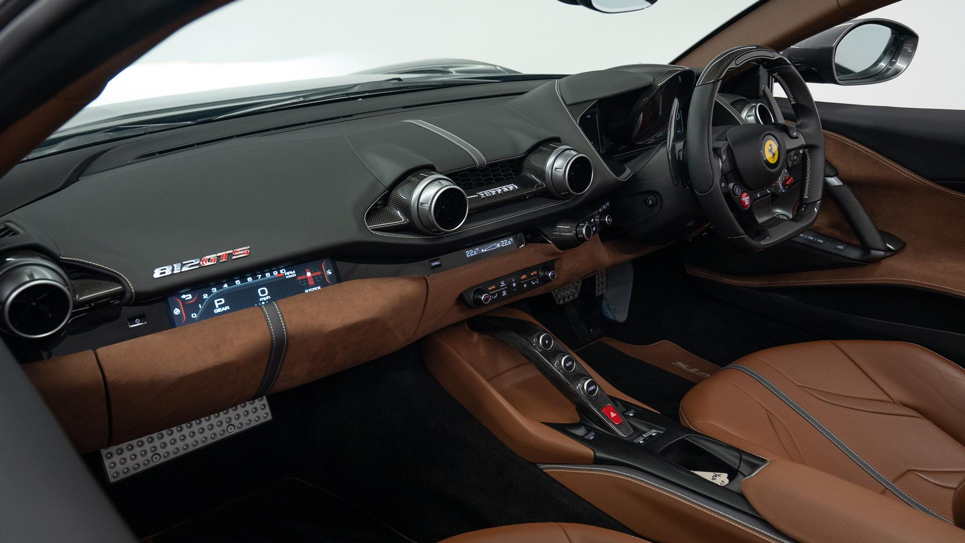 Ferrari 812 Photo 984c5a6f-ae2f-4f2a-ae82-35e594316262.jpg