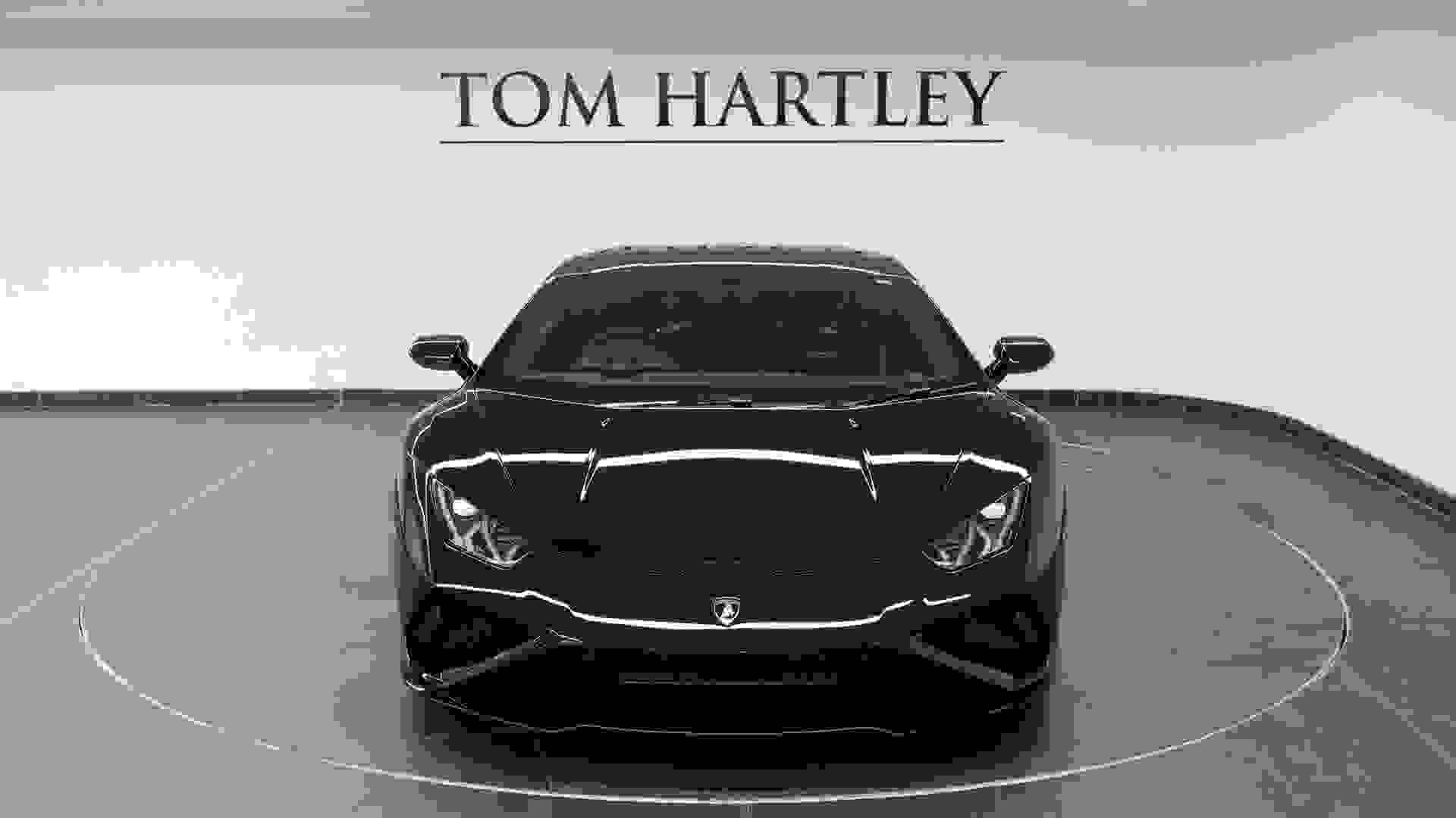 Lamborghini Huracan Photo 984e7699-b79c-4415-869c-a3dd8423f0ea.jpg