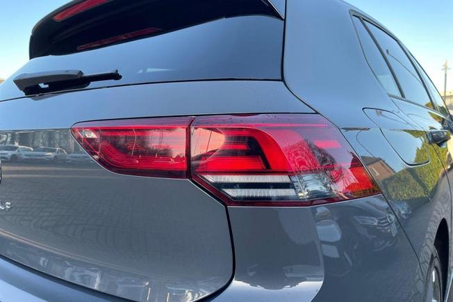 VOLKSWAGEN Golf Photo 12
