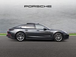 PORSCHE Panamera Photo 3