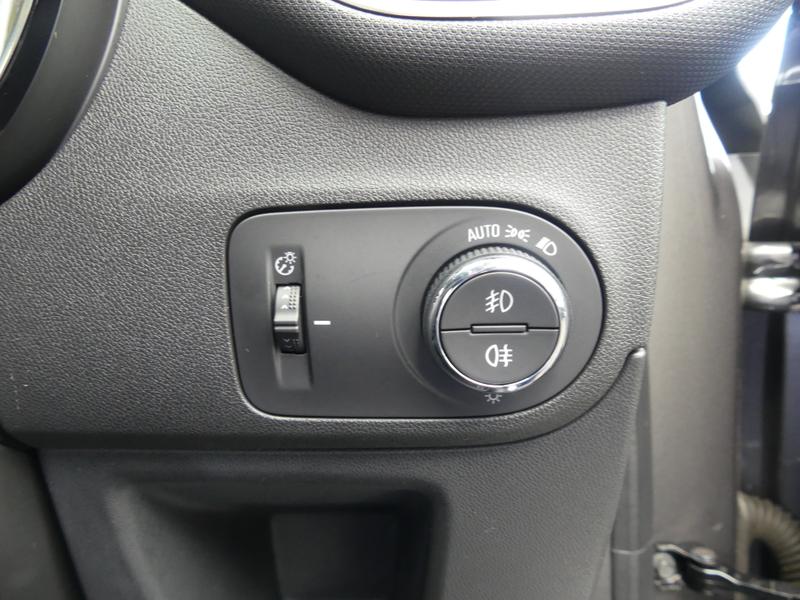 Vauxhall Crossland Photo 986d5e66-1ee7-4f07-a7d7-5154090d9e46.jpg