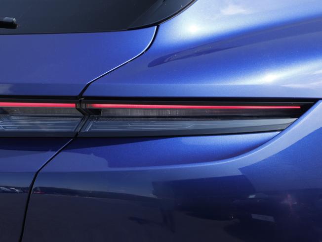 PORSCHE Taycan Photo 9