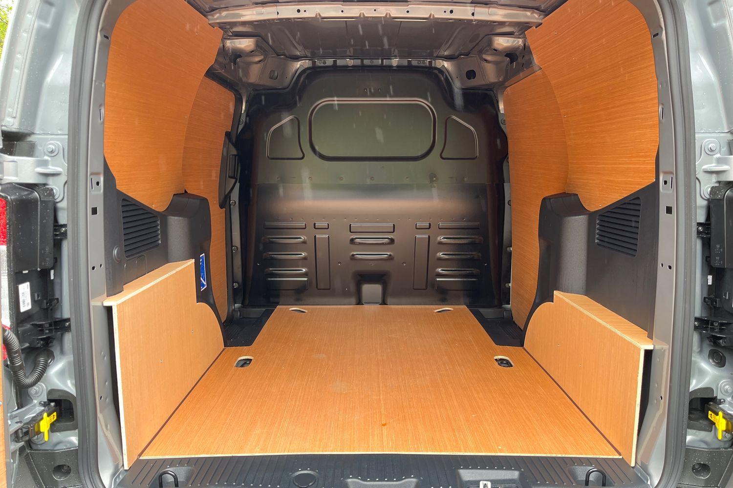 Ford TRANSIT COURIER Photo 6