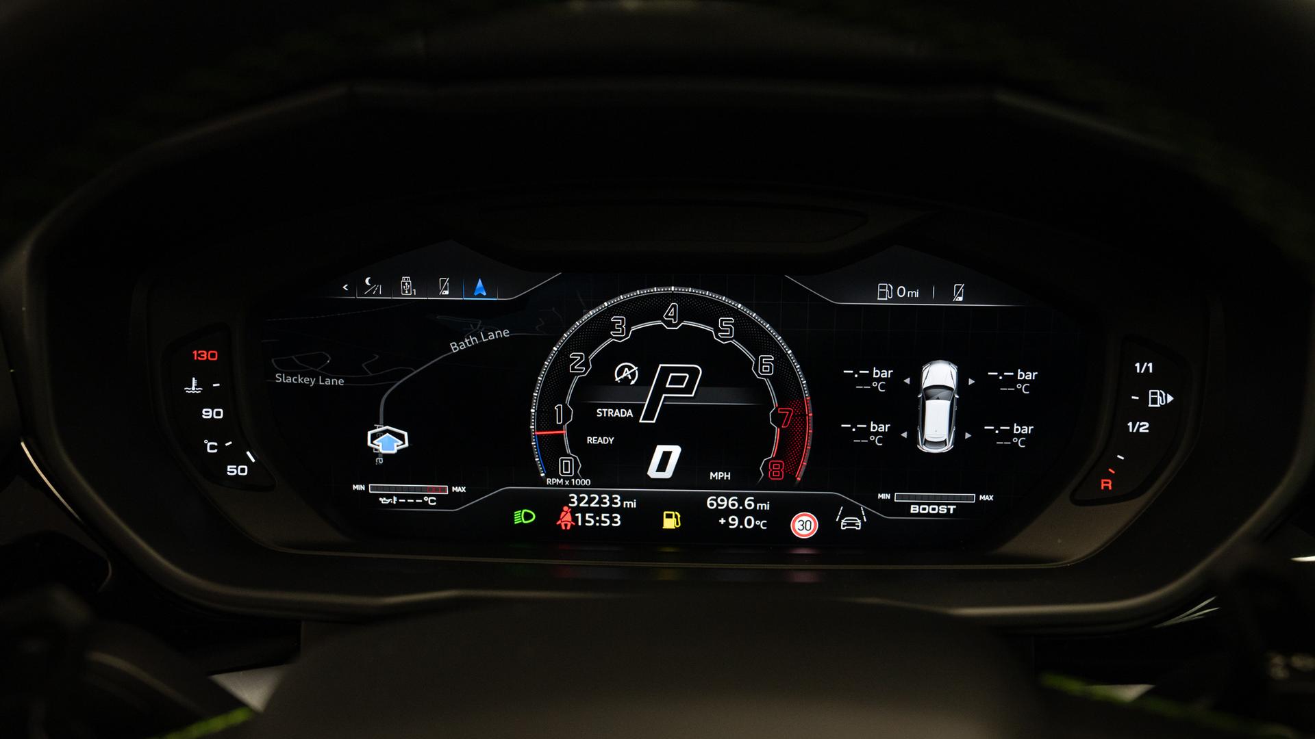 LAMBORGHINI Urus Photo 98be167d-8e79-4bbb-b1de-83a3a0a719a8.jpg