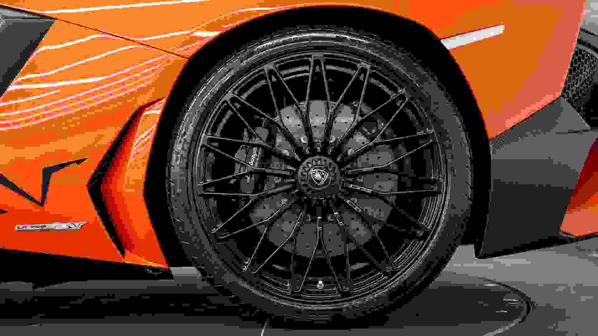 Lamborghini Aventador Photo 98c2800a-82f7-43a1-853c-9b632be1dceb.jpg