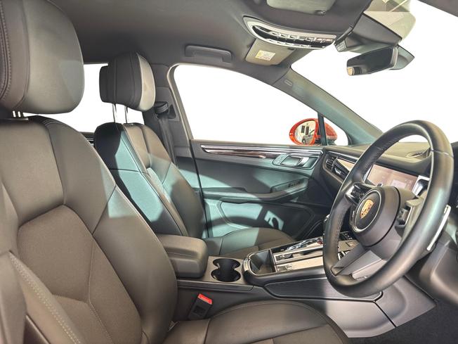 PORSCHE Macan Photo 11