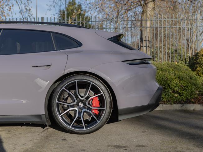 PORSCHE Taycan Photo 46