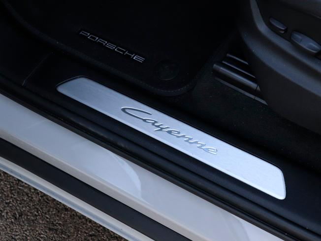 PORSCHE Cayenne Photo 8