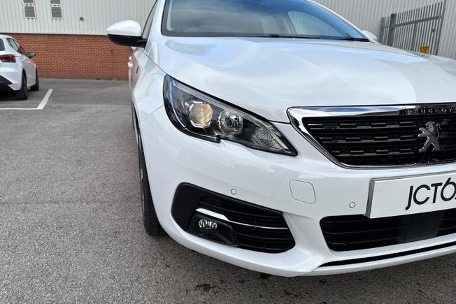 PEUGEOT 308 Photo 19