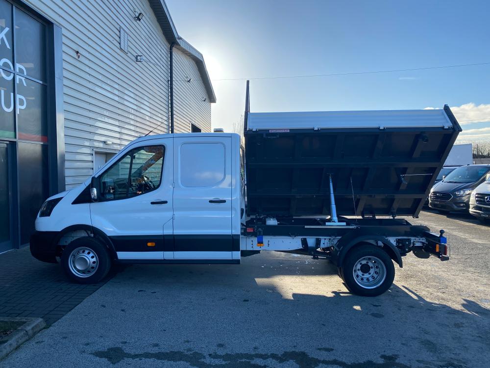 Ford Transit Photo 990bf0a9-509c-42d3-8671-95c8bc72bc95.jpg