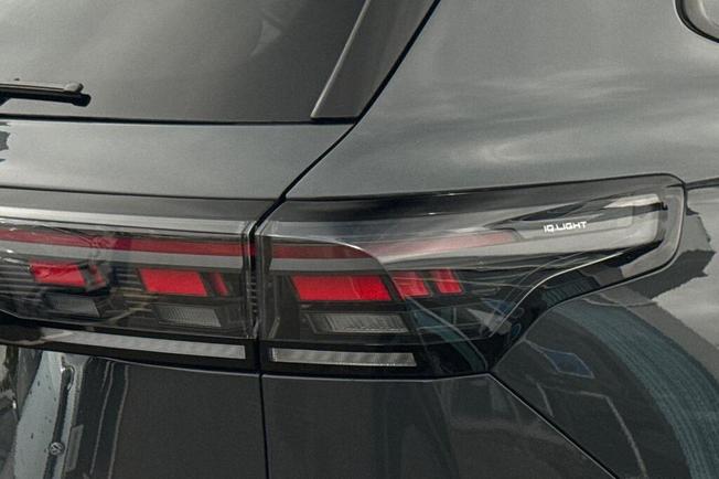 VOLKSWAGEN Tiguan Photo 13