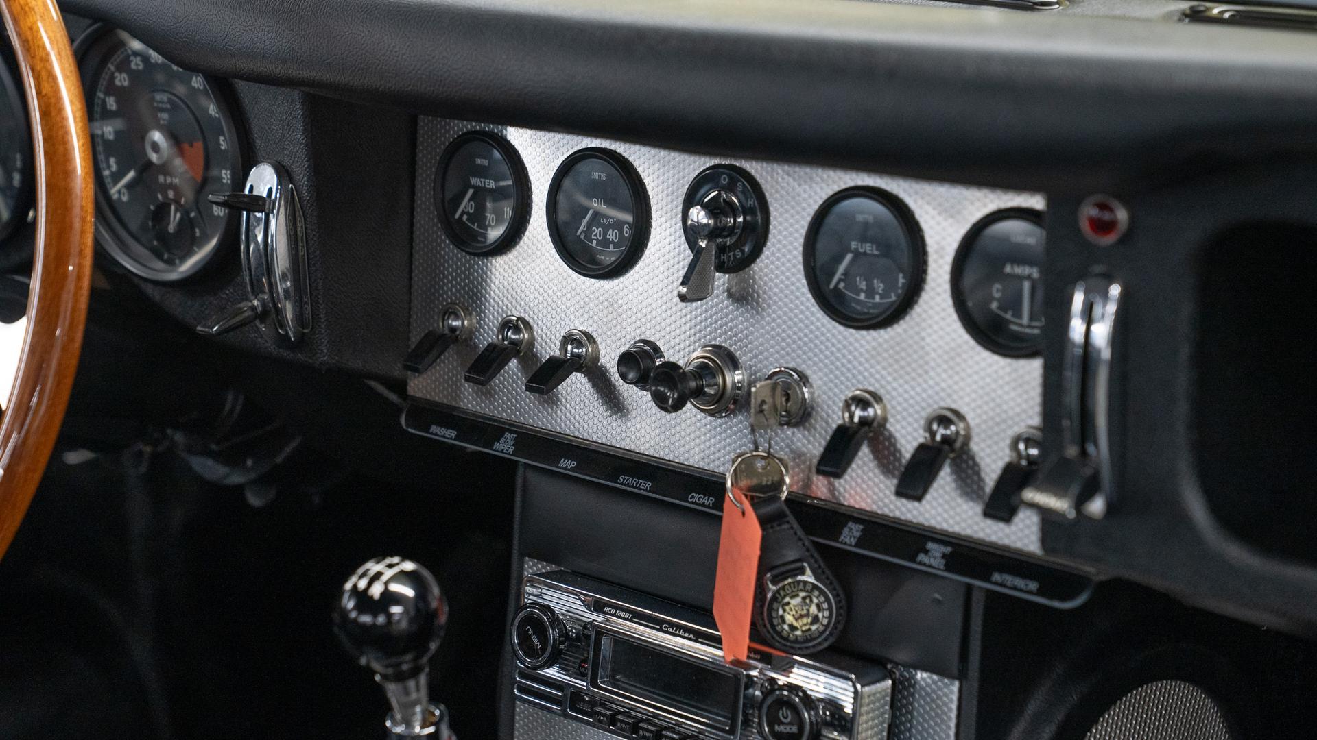 Jaguar E-Type Series I Coupe Photo 992017b5-eae2-4c26-8654-4f9559428c10.jpg
