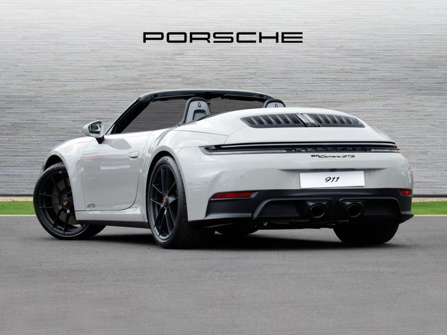 PORSCHE 911 Photo 2