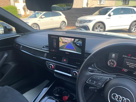 Audi A4 Avant Photo 99468a77-7049-4172-999a-5908340cdafd.jpg