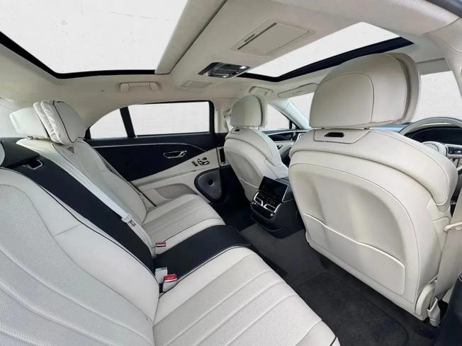BENTLEY Flying Spur Photo 9