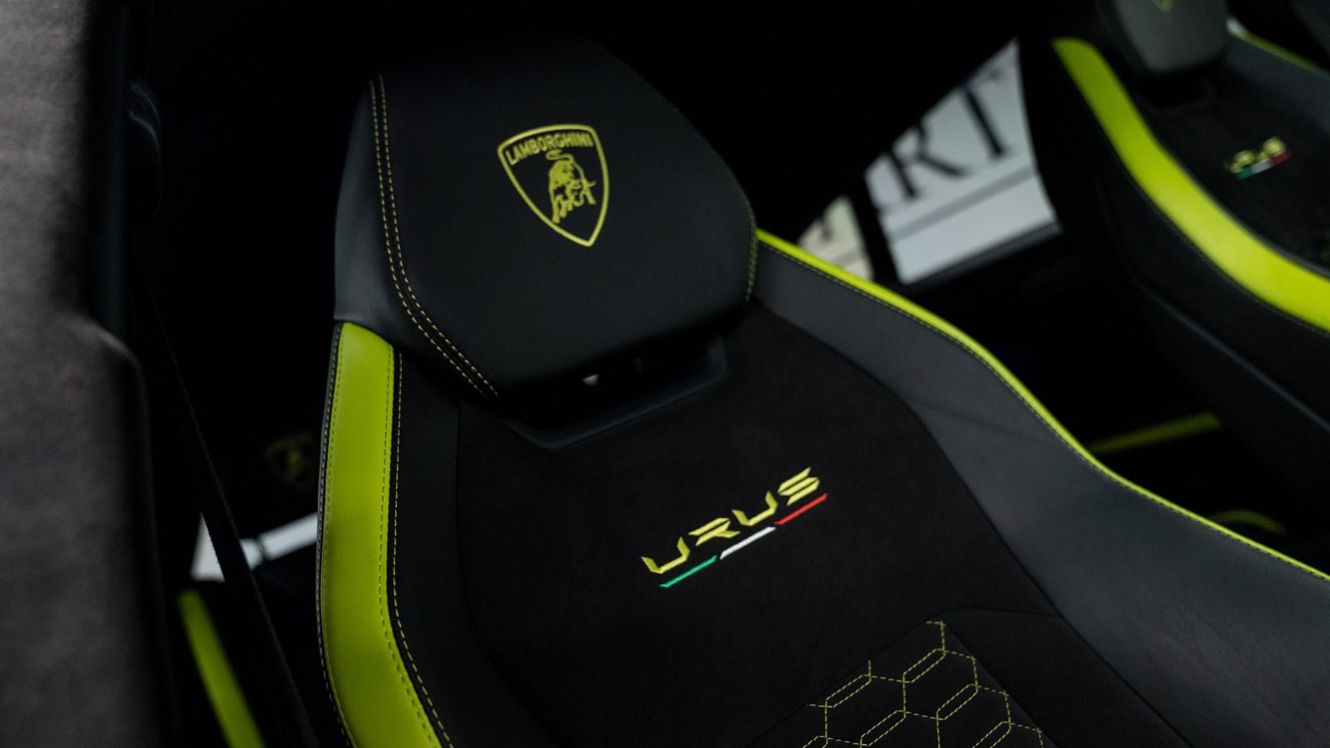 LAMBORGHINI Urus Photo 9966a88f-78d7-4521-8bb1-d23045555238.jpg