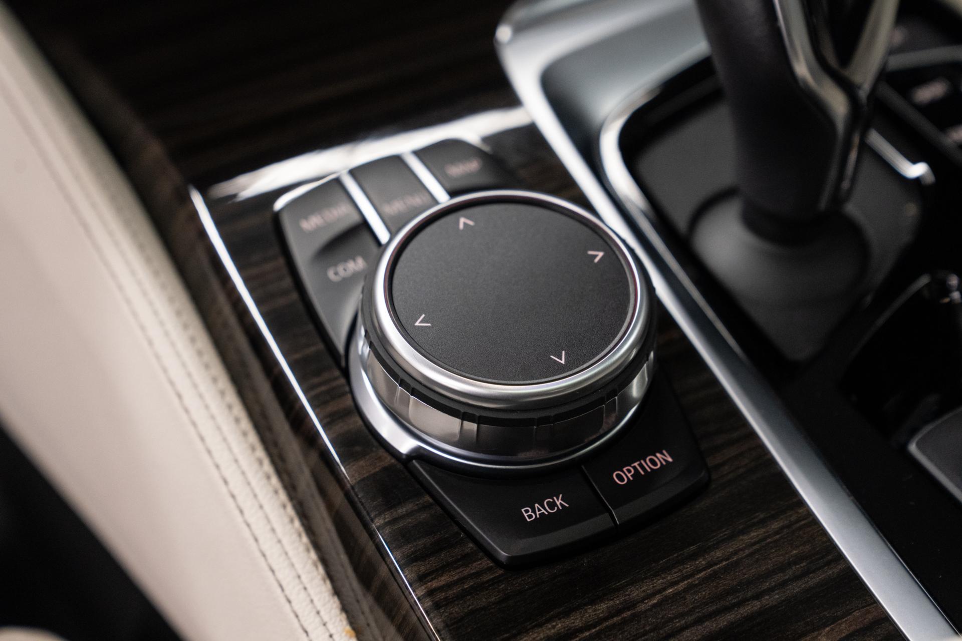 BMW 5 SERIES Photo 9966bcce-df83-438a-b82b-5ee3e85af9c7.jpg