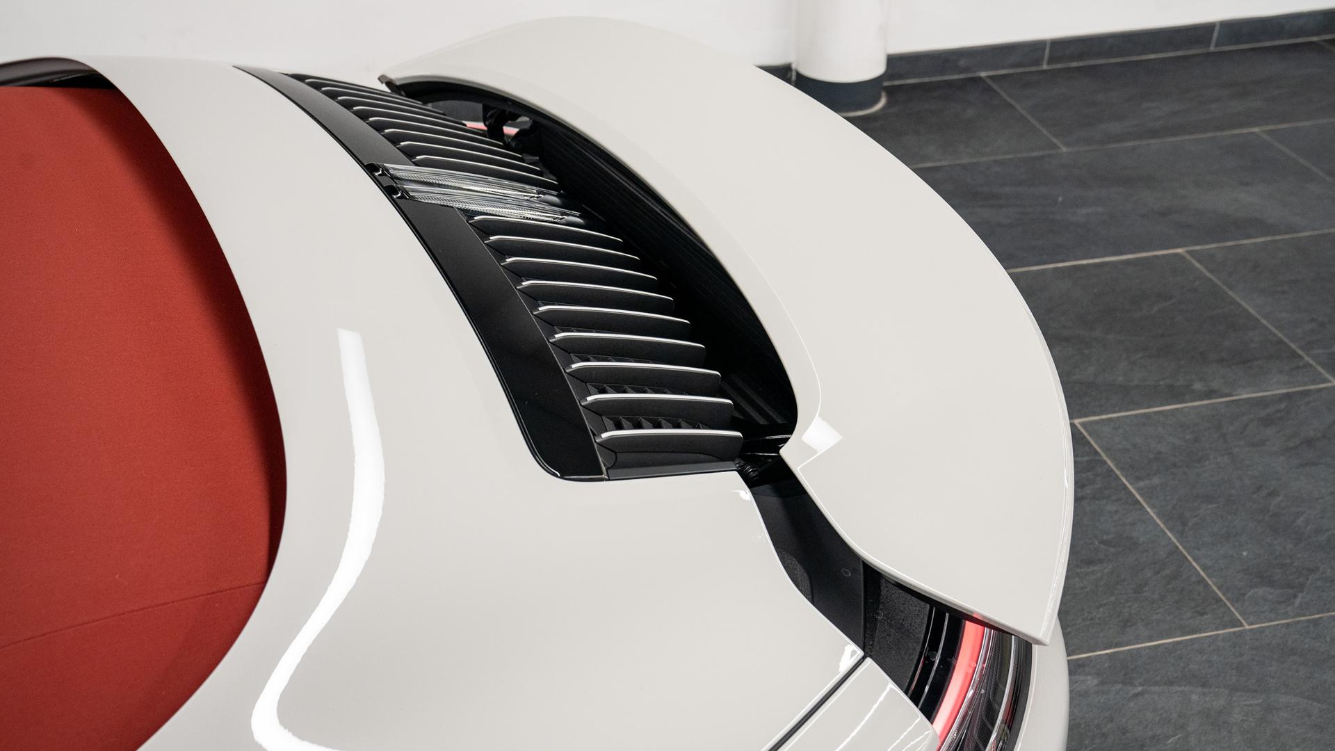 Porsche 911 Photo 997503e3-eea8-46eb-a833-50f4bd78898e.jpg