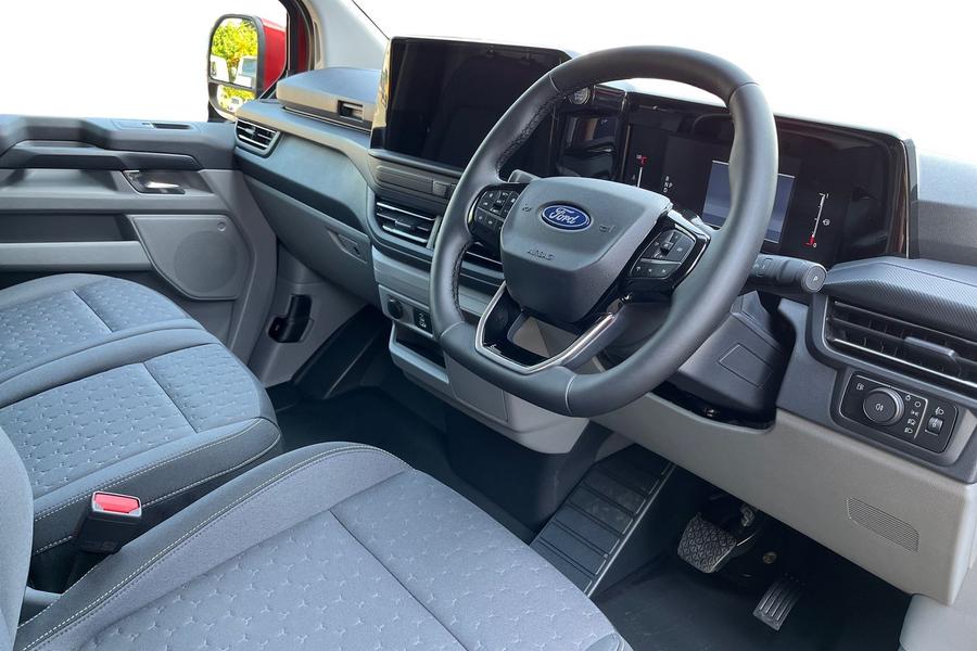 Ford TRANSIT CUSTOM Photo 999777fd-4390-4722-8573-8d860423f8b9.jpg