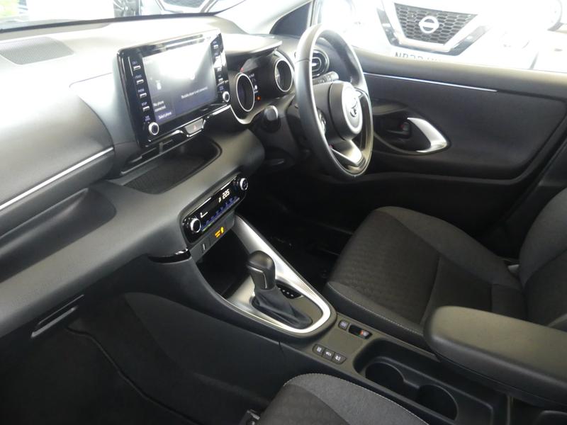 Toyota Yaris Photo 99bd0409-1bc4-4b97-a6db-e1500114ac64.jpg